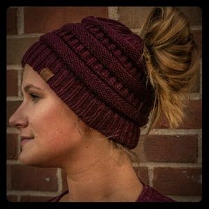NWOT Ponytail Beanie